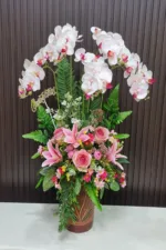 แจกันดอกกล้วยไม้ประดิษฐ์