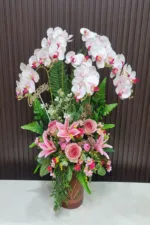 แจกันดอกกล้วยไม้ประดิษฐ์