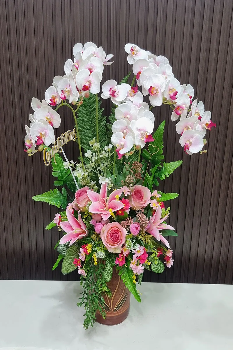 แจกันดอกกล้วยไม้ประดิษฐ์