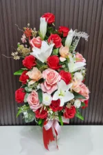 แจกันดอกไม้ประดิษฐ์สีสดใส