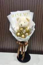 ช่อช็อคโกแล๊ตกับตุ๊กตา