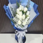 ช่อดอกกุหลาบขาว