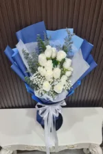 ช่อดอกกุหลาบขาว