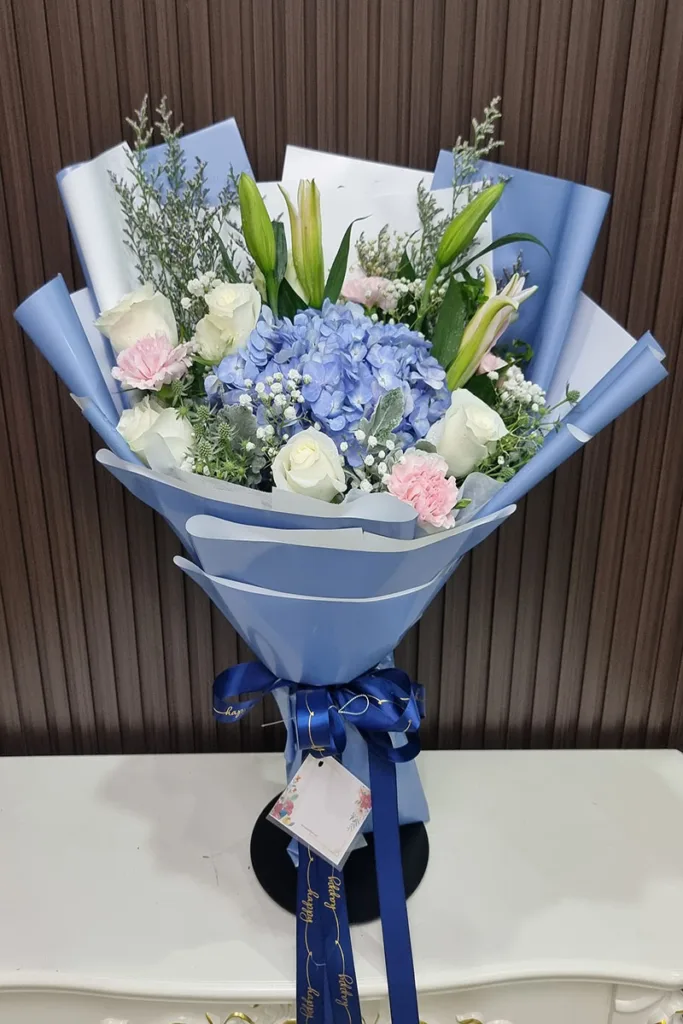 ช่อดอกไม้สดสีฟ้า