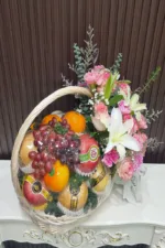 กระเช้าผลไม้ดอกไม้สด