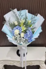 ช่อดอกไม้สดสีฟ้า