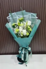 ช่อดอกไม้สดสีเขียว