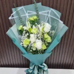 ช่อดอกไม้สดสีเขียว