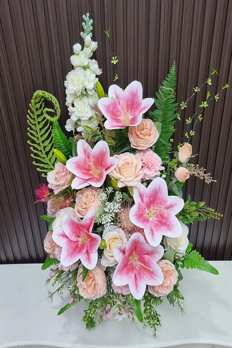 แจกันดอกไม้ประดิษฐ์สีชมพู แจกันดอกไม้ประดิษฐ์