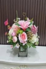 แจกันดอกไม้ประดิษฐ์สีชมพู