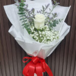 ดอกกุหลาบขาว