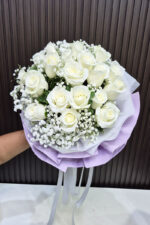 ดอกกุหลาบขาว18ดอก