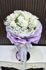 ดอกกุหลาบขาว18ดอก