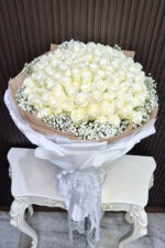 ช่อดอกกุหลาบขาว