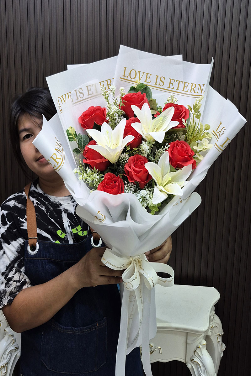 20241202_183534 ช่อดอกไม้ปลอม