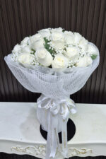 ดอกกุหลาบขาว18ดอก