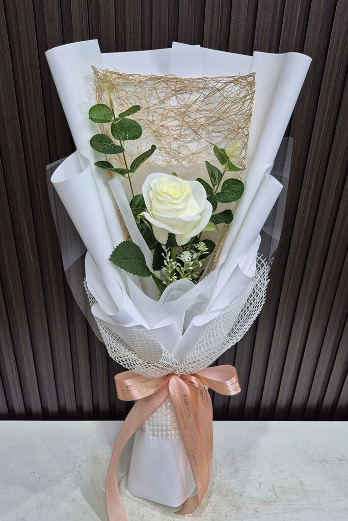 ดอกไม้ปลอม