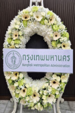 พวงหรีดดอกไม้สด