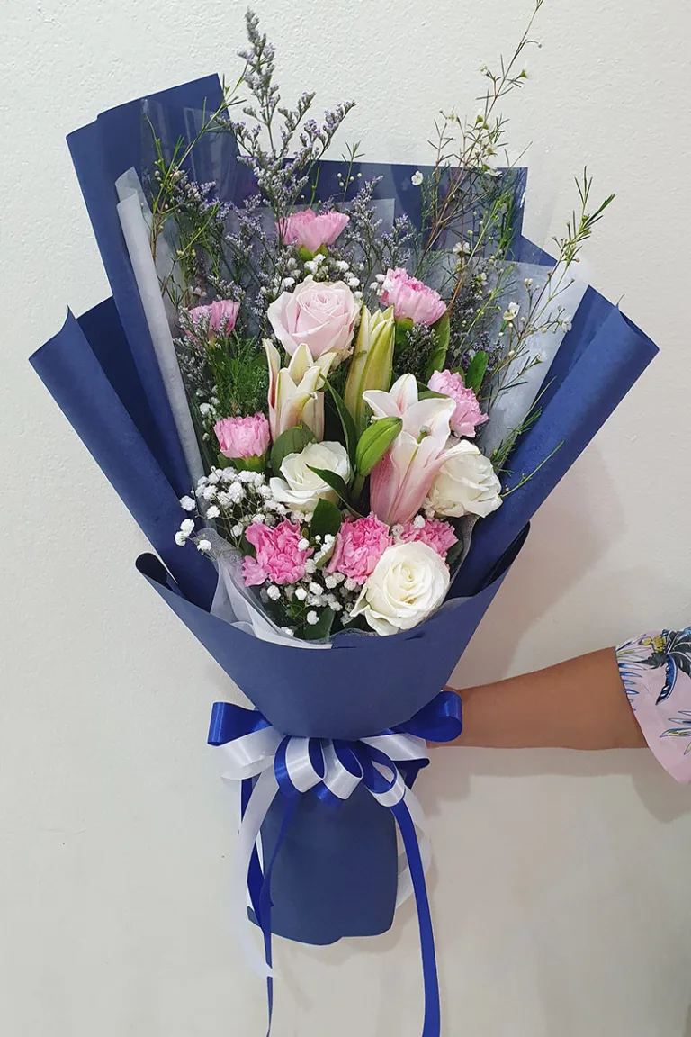 ช่อดอกไม้สดสีชมพู