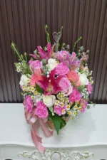 แกจันดอกไม้สดสีชมพู