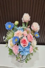 แจกันดอกไม้ประดิษฐ์สีฟ้า