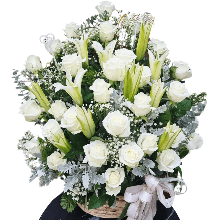 กระเช้าดอกไม้สดสีขาว