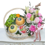 กระเช้าผลไม้และดอกไม้สด