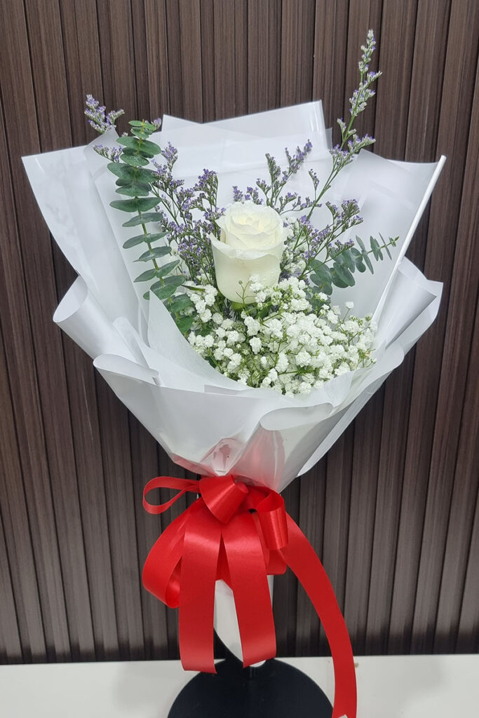 ดอกกุหลาบขาว