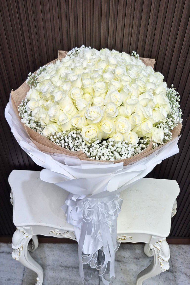 ช่อดอกกุหลาบขาว