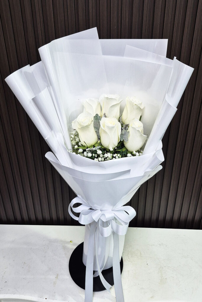 ดอกกุหลาบขาว6ดอก