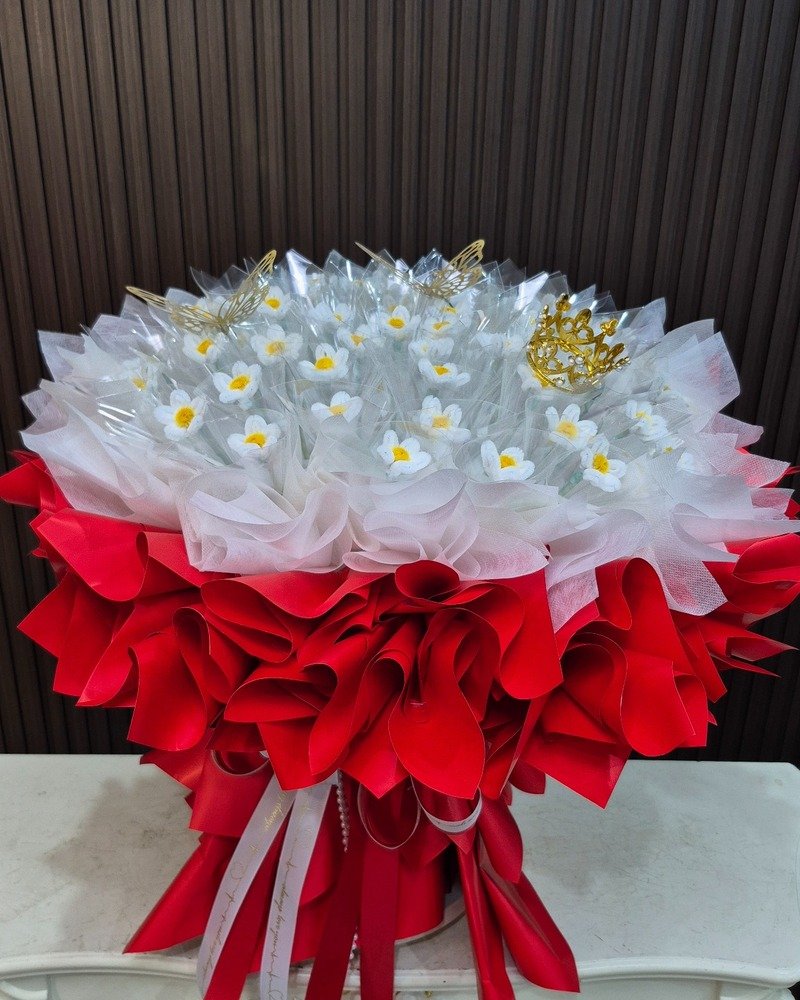 ช่อเจ้าหญิงสีแดงสด 50 ใบ ช่อเปล่าใส่แบงค์เอง รูปปก