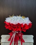 ช่อเจ้าหญิงสีแดงสด 50 ใบ มุมเต็มช่อ